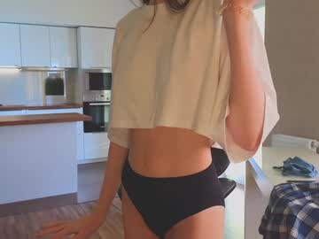girl
        lucettagibbard cam image #4985802