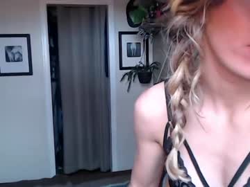 girl
        lucy_gooosey cam image #974992