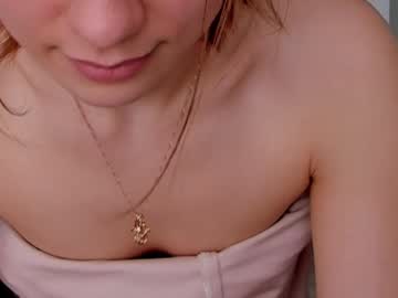 girl
        elannand cam image #6523785