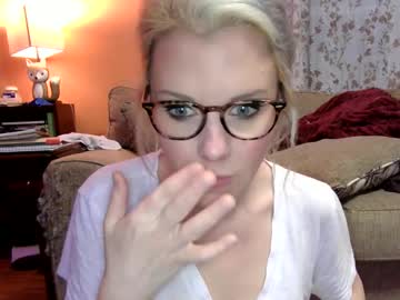 girl
        holly_bourbon cam image #6342193