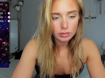 girl
        theselina_kyle cam image #4176373