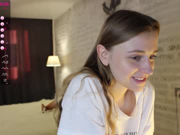 girl
        sophie_burn cam image #1080123