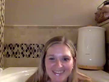 girl
        savvyb12 cam image #1630164