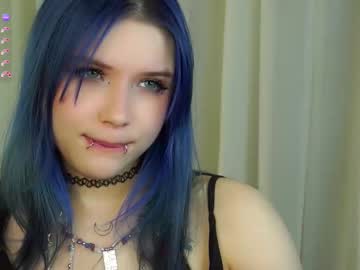 girl
        merciabawden cam image #6891019