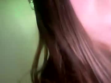 girl
        emersoncane cam image #1432873