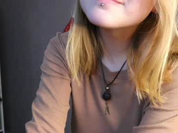 girl
        gayfarwell cam image #5692941