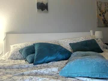 girl
        alya101 cam image #4215353