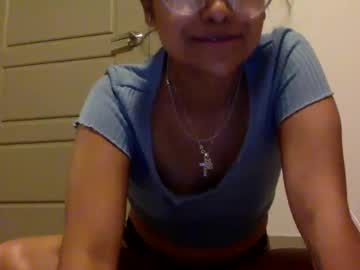 girl
        rleah832 cam image #4869293