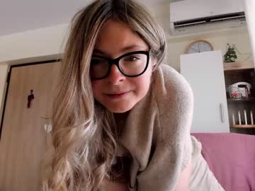 girl
        bestgirl_ofthe_neighborhood cam image #848840