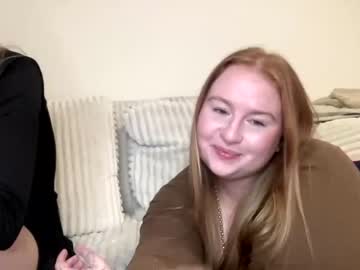girl
        gingercaroline cam image #3705273