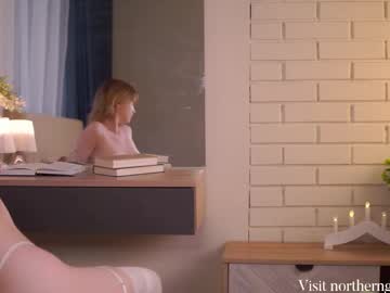 girl
        northern_gracia cam image #6799170