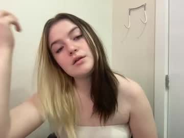 girl
        elliebbyxx cam image #4242957