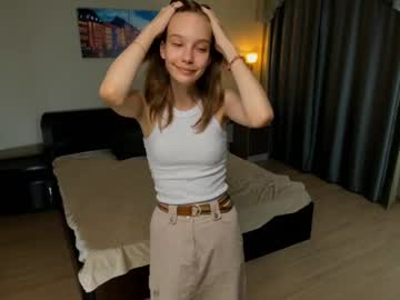 girl
        esmeclaxton cam image #5606475