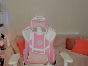girl
        madeline_jackson cam image #1788549