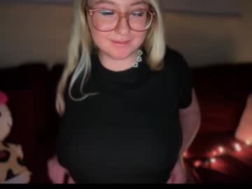 girl
        vanillapuddingpie cam image #6694604