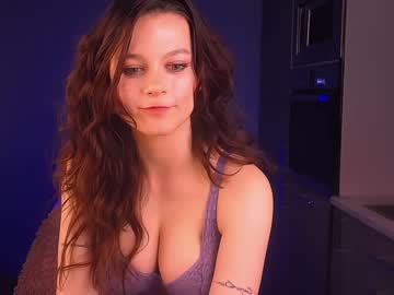 girl
        lorienn cam image #2958822