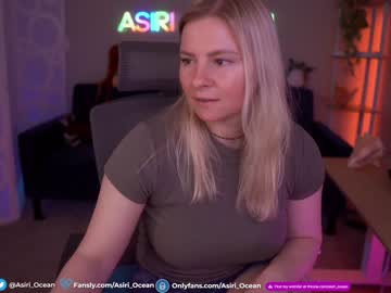 girl
        asiri_ocean cam image #3924326