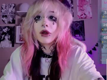 girl
        lollyshy__ cam image #6140029