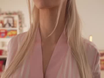 girl
        bunnydollstella cam image #5068486