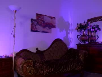 girl
        jessiccaburns cam image #1292251