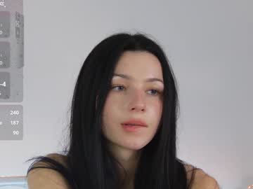 girl
        dollyvega cam image #5921312
