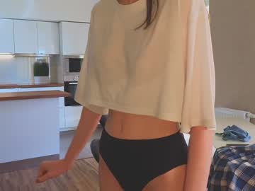 girl
        lucettagibbard cam image #4985903