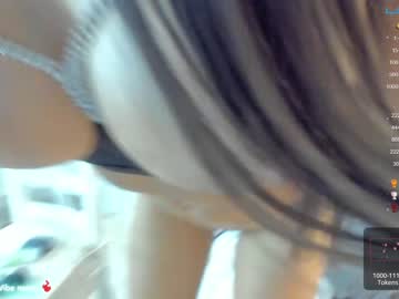 girl
        kissing33 cam image #245916