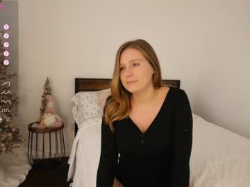 girl
        reign_rellic_ cam image #2811656