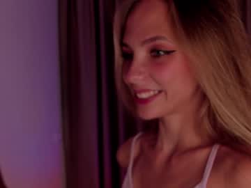 girl
        delicious_couple_ cam image #3004713
