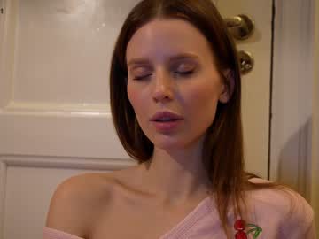 girl
        ellaa91 cam image #361386