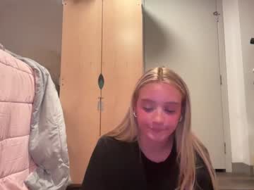 girl
        lexaarose05 cam image #5622857