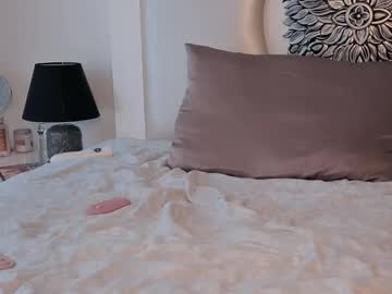 girl
        my_lina cam image #6776351