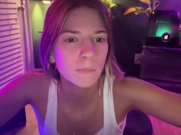 girl
        oliviahansleyy cam image #5911315