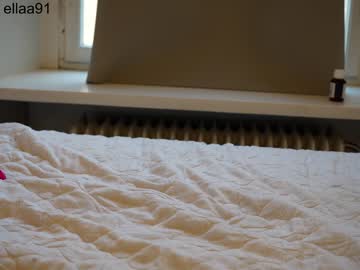 girl
        ellaa91 cam image #2330084