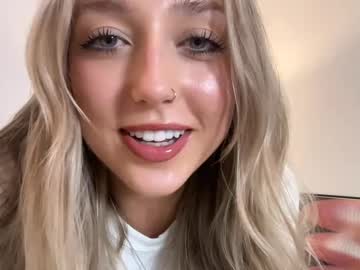 girl
        lovelyyylivyyy cam image #5048033