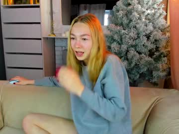girl
        blondylilu cam image #466219