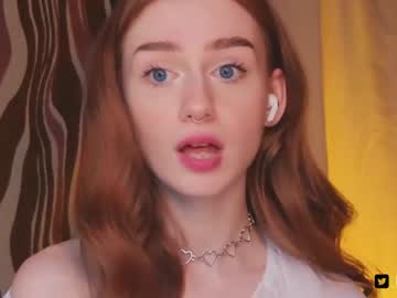 girl
        lizzy_blaze cam image #2814827