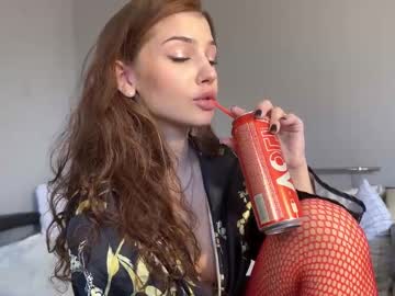 girl
        anna_six cam image #6572817