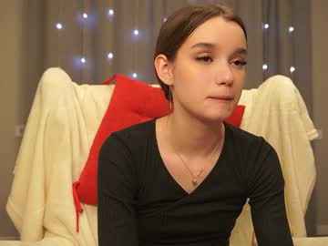 girl
        harrieteasley cam image #6042566