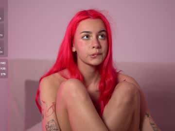 girl
        honeyyykate cam image #5325665