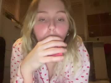girl
        prettykitten123 cam image #6049112