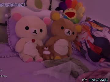 girl
        evelynpiers cam image #178390