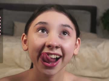 girl
        zarascarlett cam image #5715372