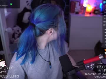 girl
        blue_mooncat cam image #1766497