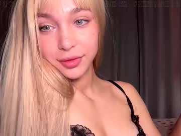 girl
        cutieeeeva cam image #6561641