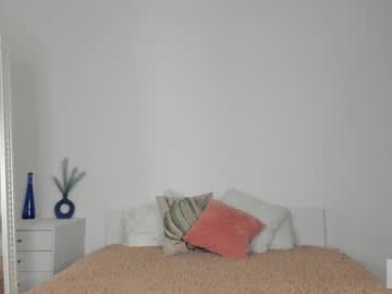girl
        violetta_finch cam image #4246589