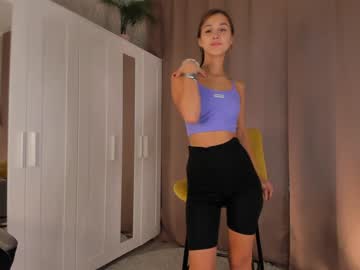 girl
        loney__tunes cam image #4772069