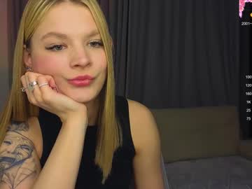 girl
        lovely_babyy cam image #6671732