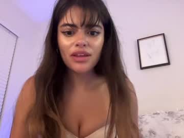 girl
        poutyselenaa cam image #3991613