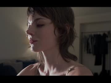 girl
        auddicted cam image #4712399
